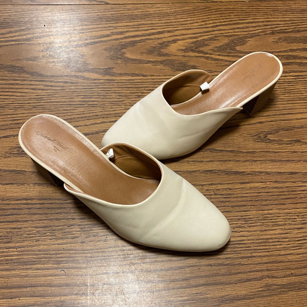 Universal thread Nude Heel Slip on Shoes